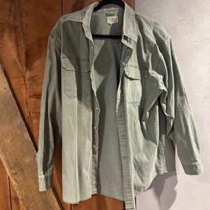 Vintage Men’s LL Bean Green Button-Up Shirt